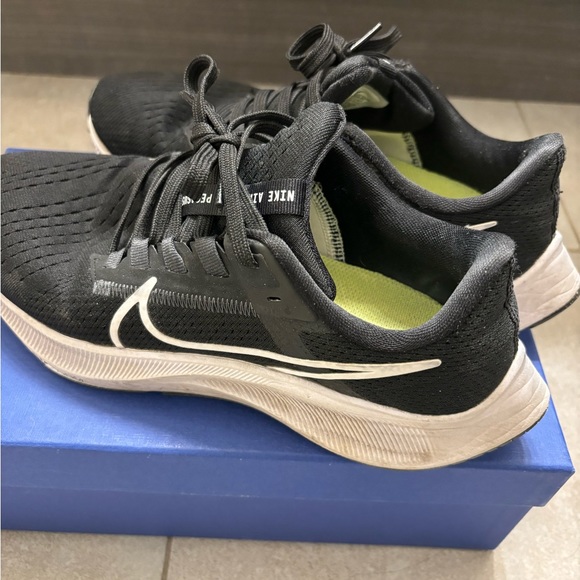 Nike Pegasus - Picture 2 of 3